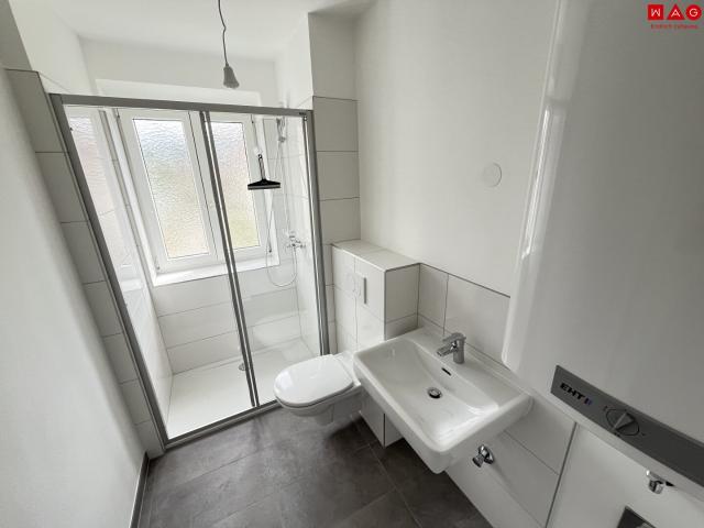 neu sanierte, 2 zimmerwohnung mit balkon und ausblick ins grüne!