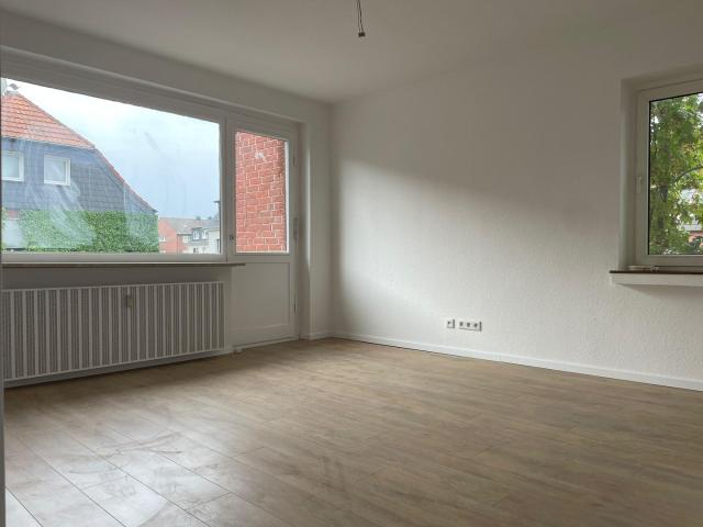 Neu sanierte 2 Zimmer Wohnung mit Balkon in Oberhausen