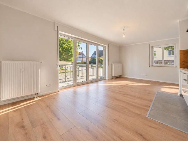 Neu sanierte 2 RW* Maisonette * moderne EBK * Balkon * Bad m. Dusche * begehbare Ankleide * SP