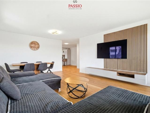 Neu sanierte 4.5 Zimmerwohnung mit Alpenblick und Gartenanteil
