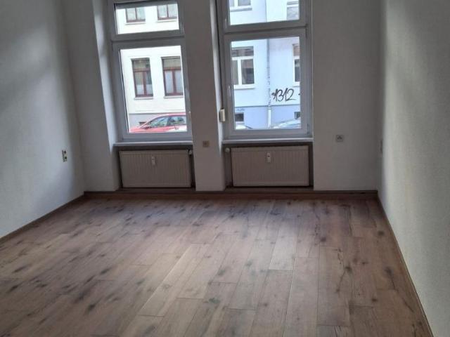 Neu sanierte 3,5 R Wohnung In MD.Stadtfeld Ost 104 im EG. mit BLK. zu vermieten