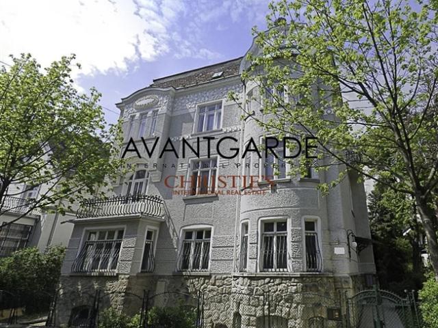 Neu sanierte Altbauetage in Cottagelage
