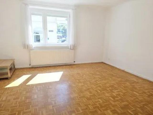 Neu sanierte Mezzanin Wohnung nahe der U3 sucht nettes Pärchen oder Single!