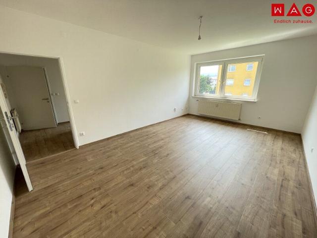 Sanierte Single Wohnung, barrierefreie Dusche, 2. Stock mit Lift!