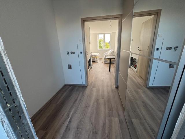 Neu sanierte und möblierte Studiowohnung in zentraler Lage
