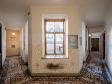 NEU+ sanierungsbedürftige 3,5 Zimmer Altbauwohnung