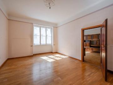 NEU+ Sanierungsbedürftige 3 Zimmer Altbau Wohnung großes Potenzial!