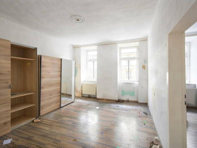 NEU+ sanierungsbedürftige 3 Zimmer Erdgeschoss Wohnung nahe Augarten!