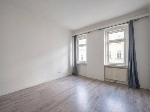 NEU+ sanierungsbedürftige 1 Zimmer Altbauwohnung