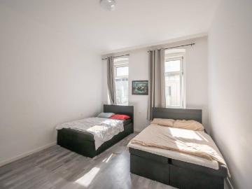 NEU+ sanierungsbedürftige 1 Zimmer Altbauwohnung mit Potenzial!