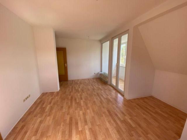 Neu! Schöne 4 DG Raum Wohnung in Chemnitz Hilbersdorf