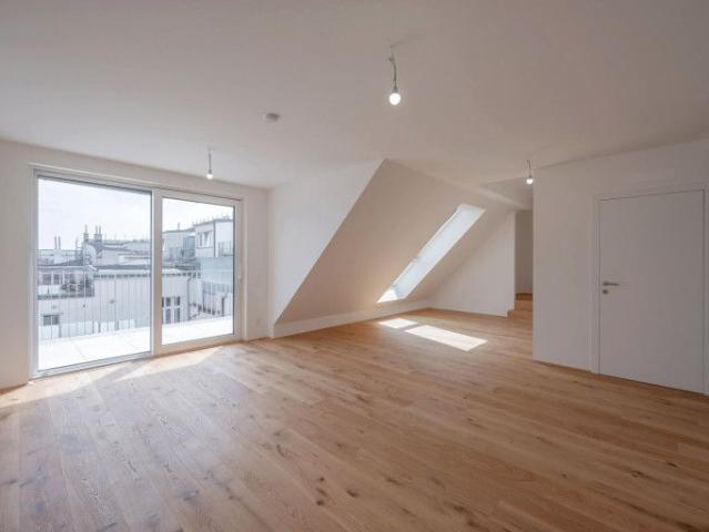 NEU+ Schlüsselfertiger 4 Zimmer Dachgeschoss Erstbezug mit 130 m² und 32 m² Dachterrasse