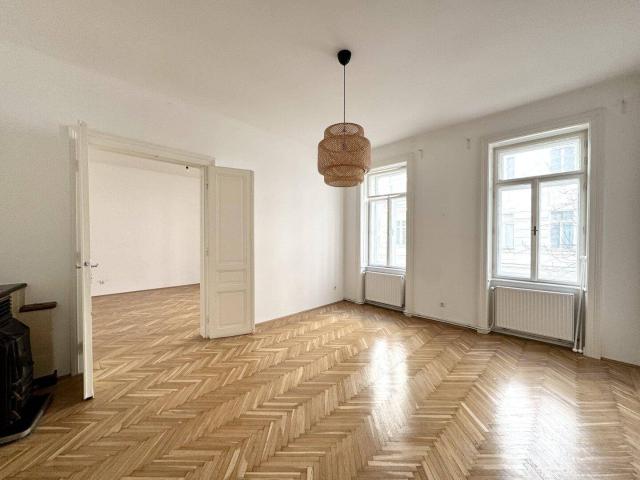 Stilaltbau im Schottenfelder Hof! Hofseitige Ruhelage mit Grünblick