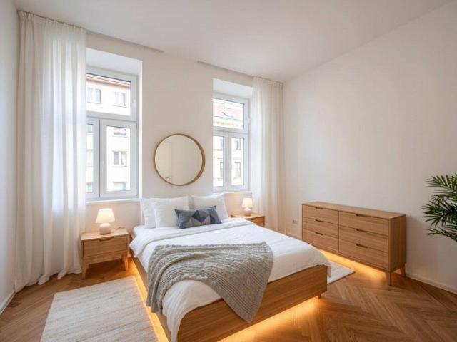 NEU+ stilvolle, generalsanierte 2 Zimmer Altbauwohnung in sehr guter Lage!