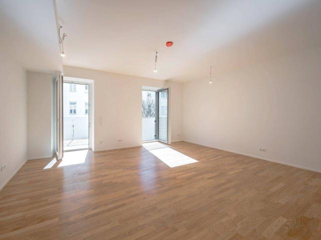 NEU+ stilvolle 3 Zimmer Altbauwohnung mit Terrasse Erstbezug TOPLAGE!