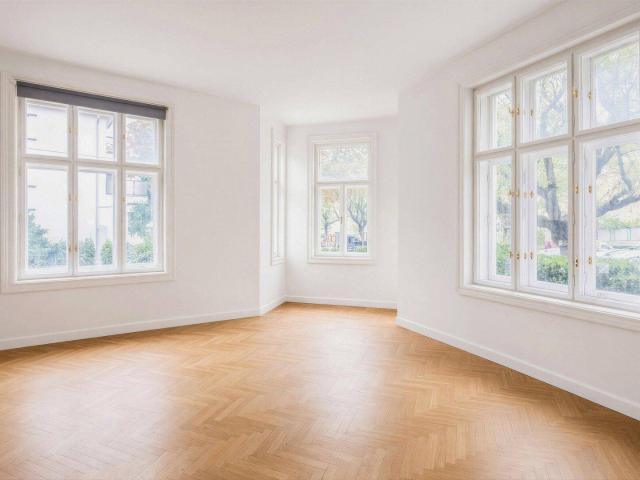 NEU! Stilvolles Altbau Juwel mit Eigengarten in Gersthofer Jugendstil Villa
