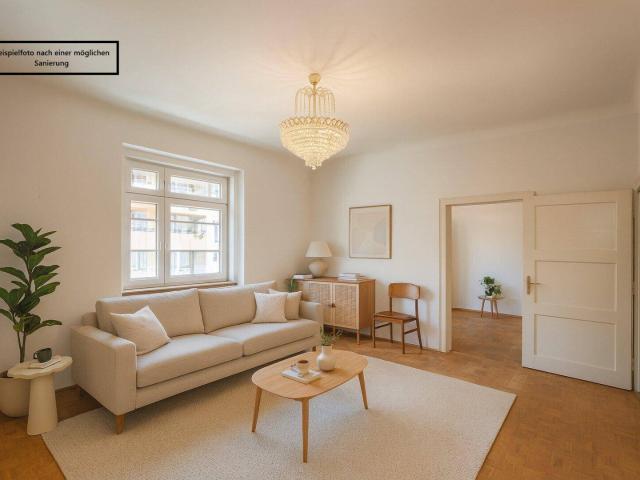 NEU+ Potential: 2 Zimmer Altbau Wohnung renovierungsbedürftig mit getrennter Küche