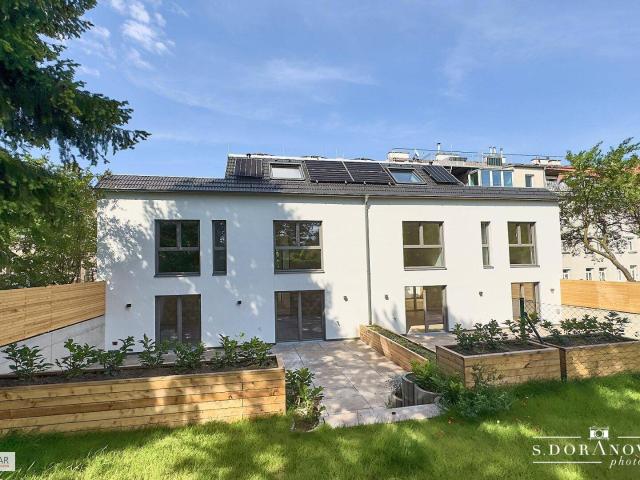 NEU! + PERCHTOLDSDORF + LUXUSHAUS MIT GARTEN, TERRASSEN & 2 PKW STELLPLÄTZEN + KLIMA, LUFTWÄRMEPUMPE & PHOTOVOLTAIK + SOFORT BEZIEHBAR
