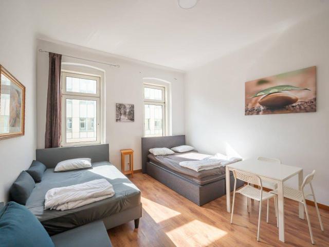 NEU+ Perfekt als Stadtwohnung: sanierungsbedürftige 1 Zimmer Altbauwohnung