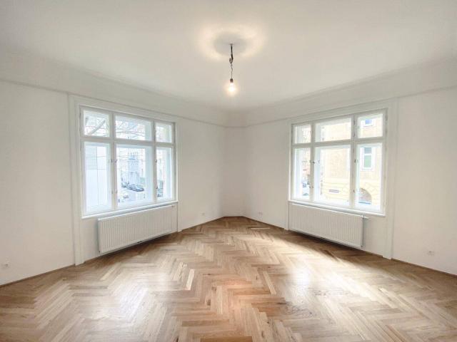 NEU! Rarität! ERSTBEZUG! WG Geeignete 5 Zimmerwohnung! Stuck an den Decken!