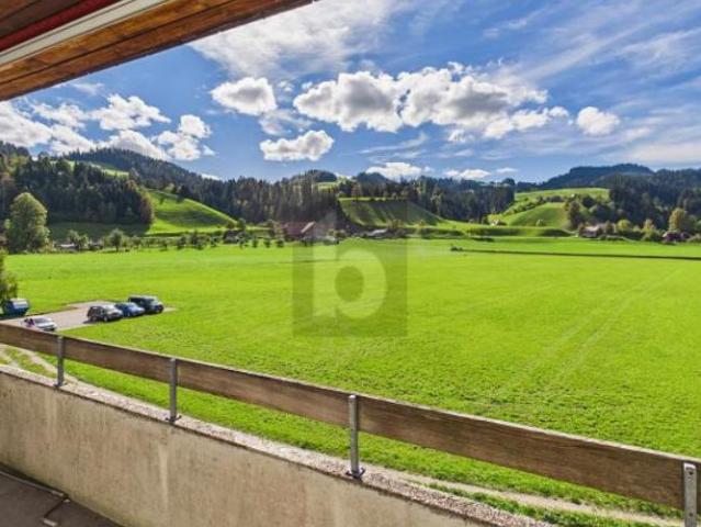 NEU RENOVIERT, GROSSZÜGIG UND MIT AUSSICHT
