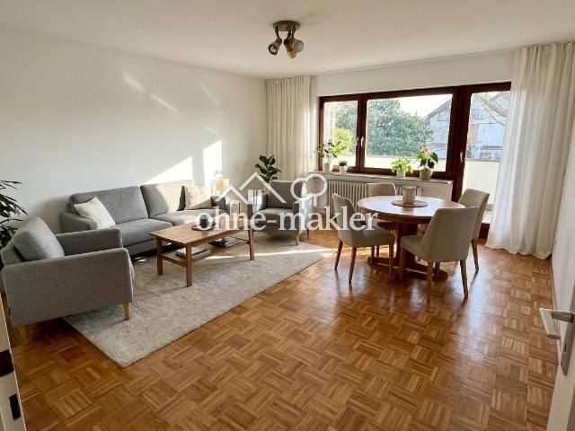 Neu renoviert: lichtdurchflutete 3 Zimmer Wohnung mit Balkon