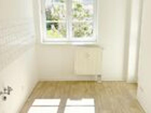 neu renoviert sofort frei: kompakte 2,5 Zi. Wohnung in Seidnitz
