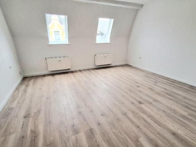 Neu renovierte 4 Raum DG Whg. nahe Zentrum