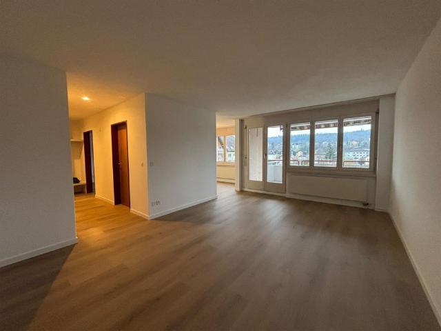 NEU* renovierte 4.5 Zimmer Wohnung