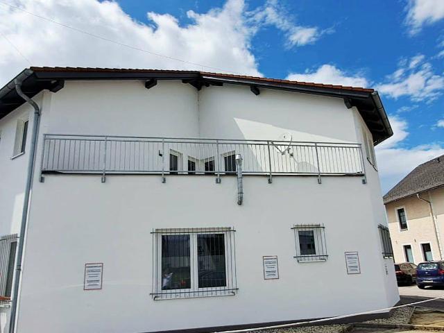 Neu renovierte 73 m² Wohnung mit großer Terrasse und eigenem Zugang