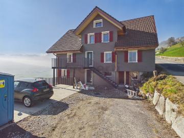 Neu renovierte 7 Zimmer Maisonette mit grosszügigem Grundriss, Ennetbürgen