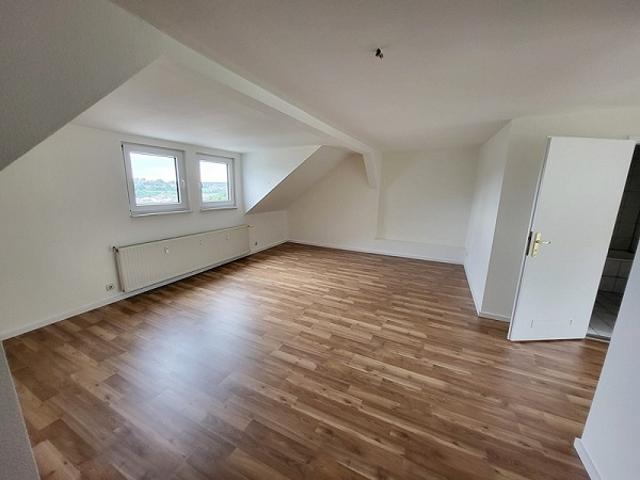 Neu renovierte 2 Raum Dachgeschoß Wohnung