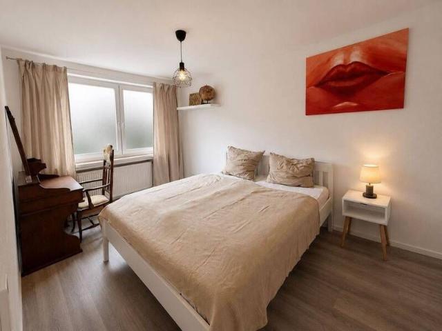 Neu renovierte 2 Zimmer Wohnung auf Zeit mit Balkon