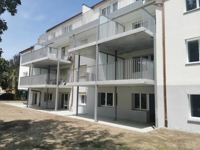 Neu renovierte 2.5 Zimmer Wohnung mit privatem Sitzplatz