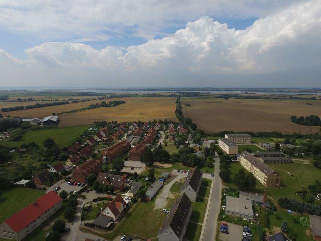 NEU RENOVIERTE 3 Zimmer Wohnung mit ca. 60m² + EBK +Keller