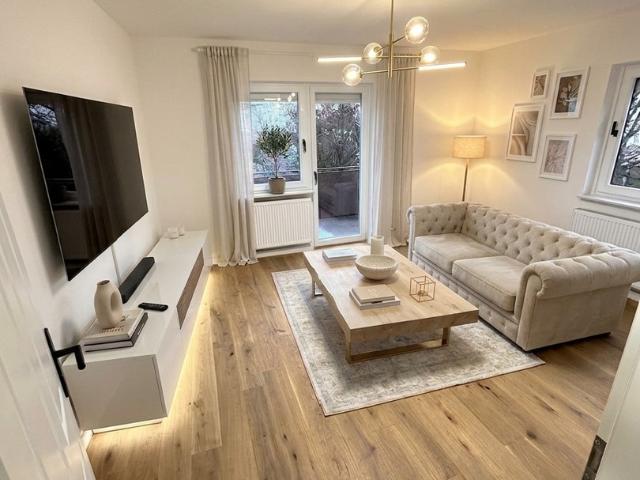 Neu renovierte 3 Zimmer Wohnung mit Südbalkon, Garage & Top Potenzial