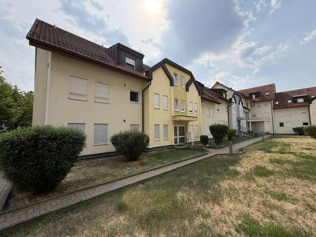 neu renovierte 3 Zimmer Wohnung in schöner Wohnanlage mit Balkon + TG Stellplatz