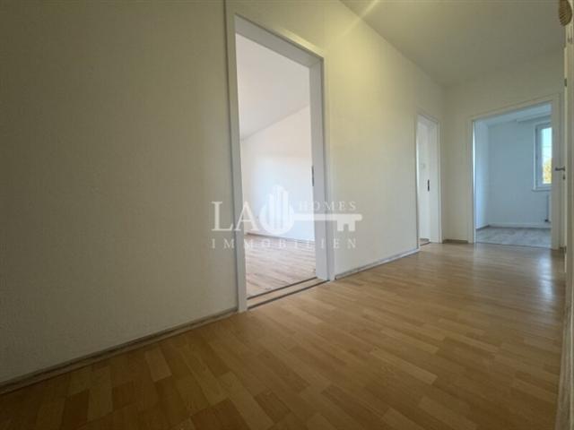 PREISREDUKTION ! Top sanierte 3 Zi Wohnung in zentraler Lage mit Stellplatz und Gartennutzung