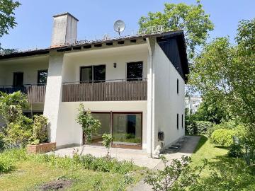 Neu renovierte Doppelhaushälfte mit Garten in ruhiger, grüner Wohnlage