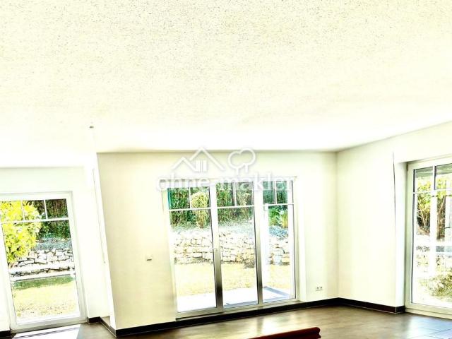 Neu renovierte EG Wohnung mit Garten, Terrasse und Stellplatz in Neu Anspach