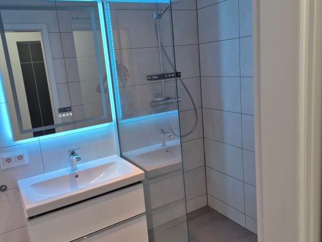 Neu renovierte moderne tolle Wohnung in Marzahn