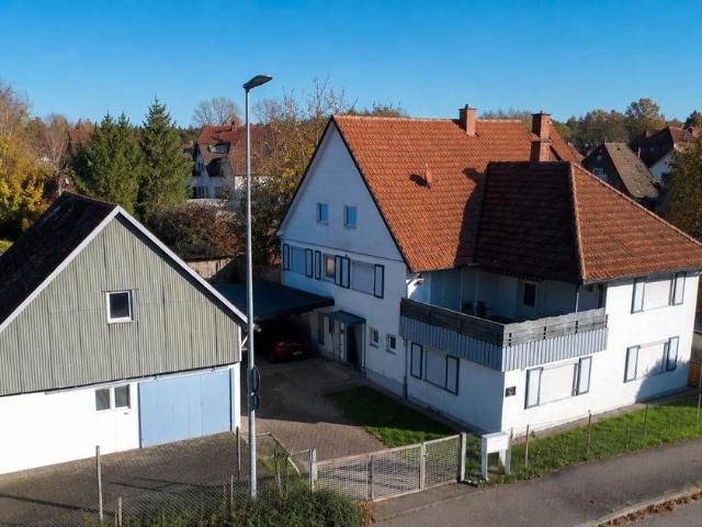 Neu renoviertes 2 Familien Haus mit Nebengebäude