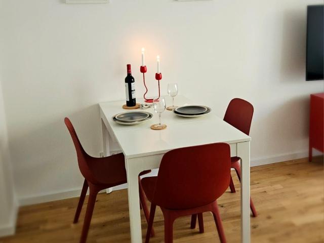 Neu renoviertes, komfortables Apartment mit Balkon in unmittelbarer Nähe zur Messe Frankfurt new refurbished falt nex to Frankfurt fair