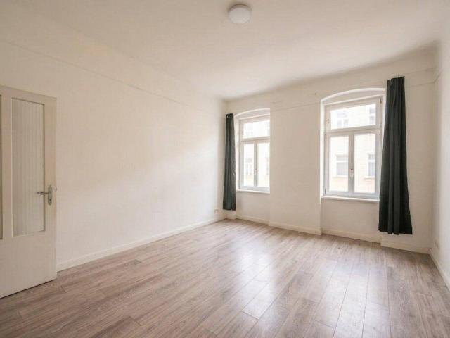 NEU+ renovierungsbedürftige 1 Zimmer Altbauwohnung für Bastler