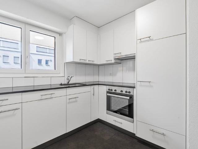Neu renvoierte 4 Zimmer Wohnung
