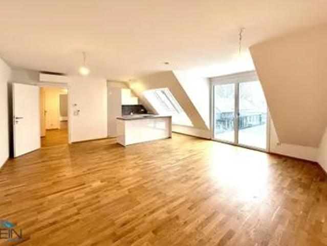 NEU+ RUHIGE 3 ZIMMER DG WOHNUNG MIT EINEM BALKON NÄHE BADETEICH SÜSSENBRUNN!