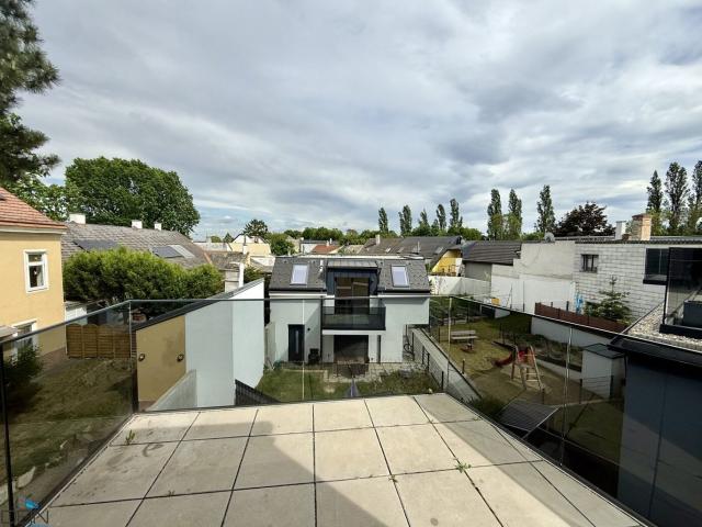 Neu Ruhige 3 Zimmer Dg Wohnung mit einem Balkon Nähe Badeteich Süssenbrunn!
