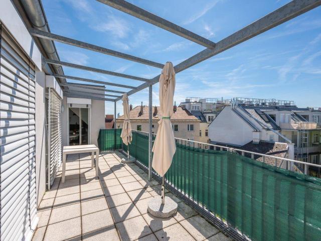 NEU+ Wohnen mit Weitblick! Gepflegte 4 Zimmer Mietwohnung mit 19 m² Südterrasse und Klimaanlage