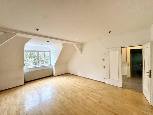 NEU!WG Geeignet! 3 Zimmerwohnung in wundervollem Altbau zu vermieten!