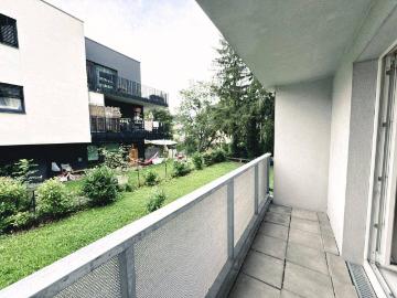 NEU! WG Geeignete 2 Zimmerwohnung mit Loggia zu vermieten!